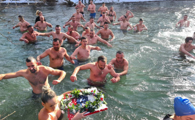 Na prvom plivanju za Časni krst u Miljevini učestvovalo 40 odvažnih plivača