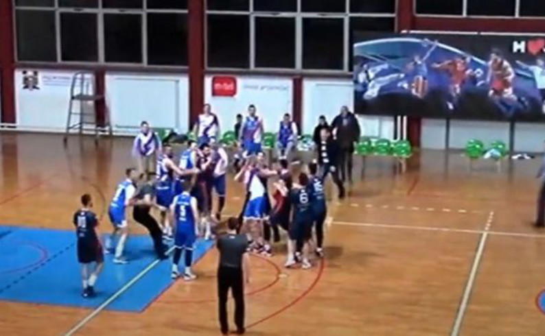 Tuča na utakmici Sokolac-Sutjeska (video)