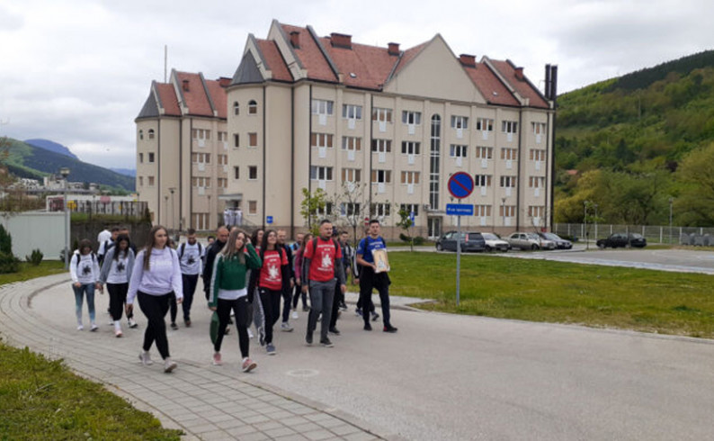 Studenti iz Foče pješice pod Ostrog