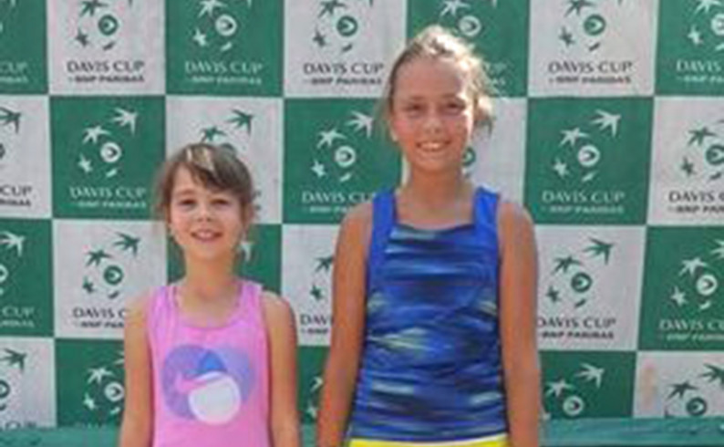 Mia Vuković i Irina Pavlović okitile se medaljama na turniru u Sarajevu