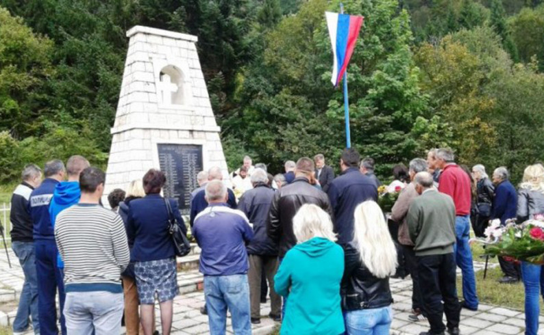 U ponedjeljak sjećanje na 42 srpska civila i vojnika stradala na Papratnoj njivi