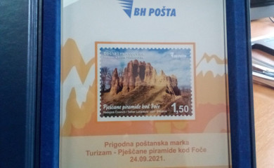 Pješčane piramide na markici putuju u 236 zemalja