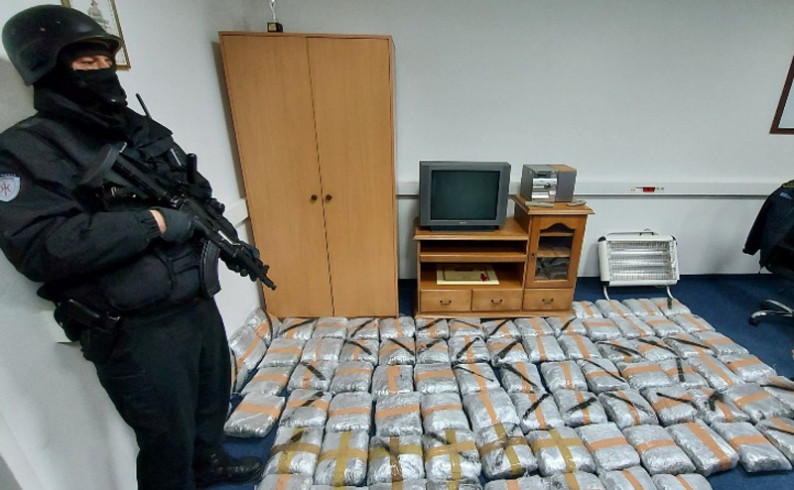 U Istočnoj Ilidži zaplijenjeno 132 kg marihuane, uhapšeno pet osoba iz Foče