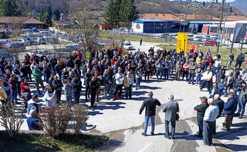 Blokadom saobraćaja zahtjevaju hitnu rekonstrukciju puteva u Foči