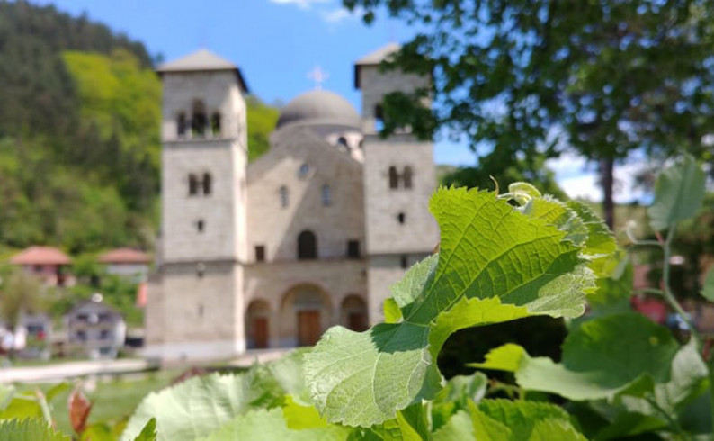 U Hramu Svetog Save sutra Sveta tajna jeleosvećenja