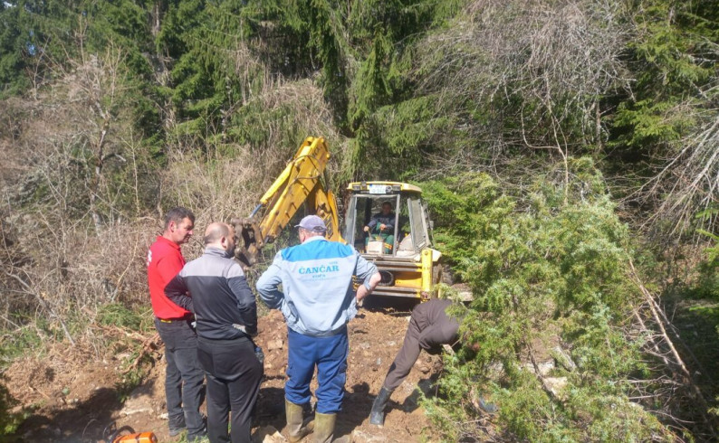 Zajedništvo mještana Zakmura- radnim akcijama uređuju izletište