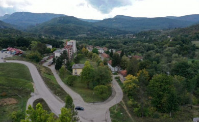 Miljevina: Sječom šume oboreni stubovi dalekovoda