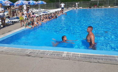 Završena škola plivanja, diplome dobila 33 mališana