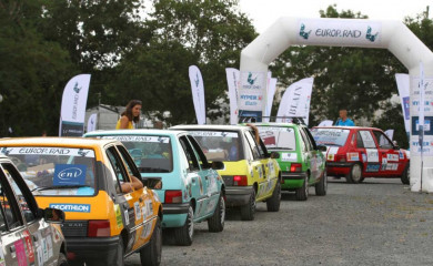 „Vožnja Evropom“: Na Tjentište stiže francuski karavan automobila „Pežo 205“