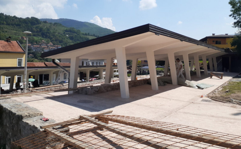 Pijaca dobija novi izgled, dok traju radovi tezge na platou Akva parka