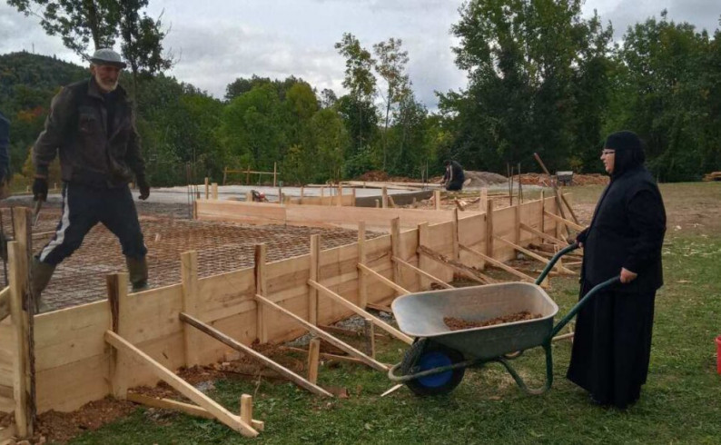 Osveštani temelji konaka monaške kelije u Čelebićima