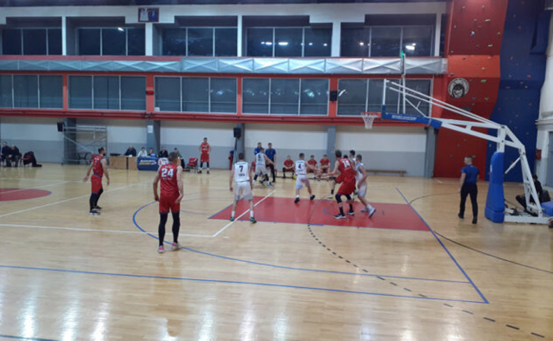 Pobjede košarkaša i odbojkašica, porazi odbojkaša i fudbalera