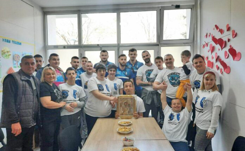 “Tračak nade” častio Havere rođendanskom tortom, navijači nastavljaju humanu misiju