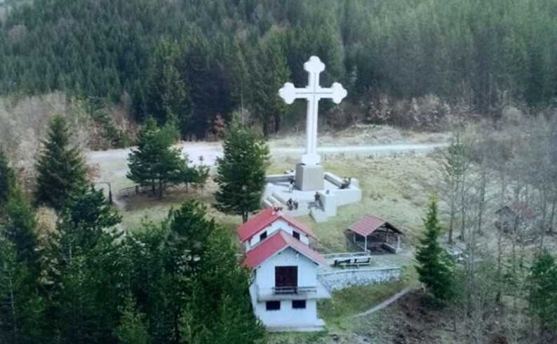 Sutra dobrotvorno veče za gradnju spomen krsta na Dubu