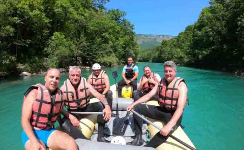 Košarkaške legende uživaju na raftingu Tarom i Drinom