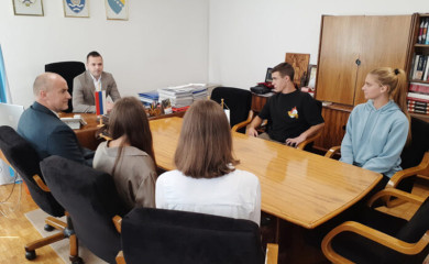 Podrška srednjoškolcima za ekskurziju i usavršavanje u Petnici