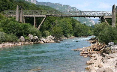 Naredne godine počinje izgradnja mosta preko rijeke Tare
