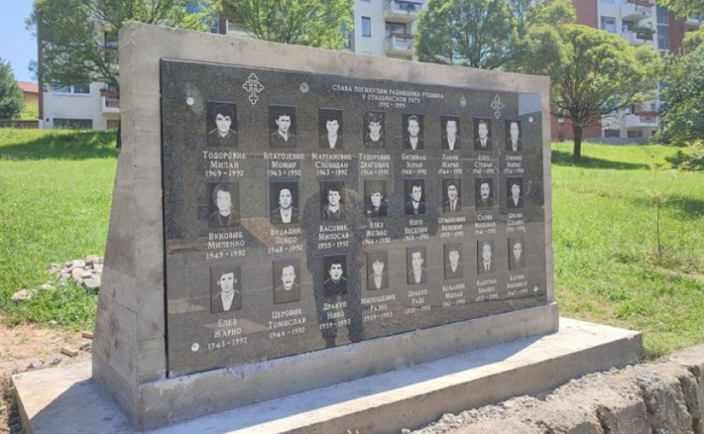 Osvećenje spomen-ploče poginulim radnicima Rudnika „Miljevina“