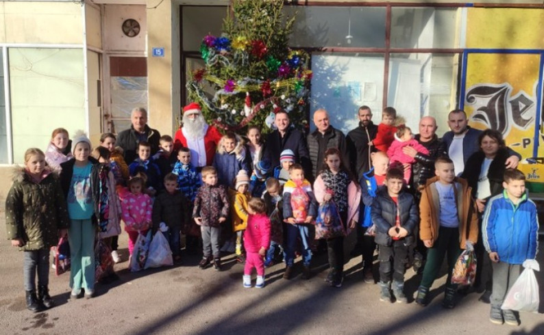 Novogodišnji paketići za najmlađe u Miljevini