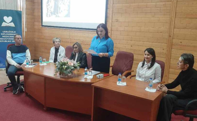 Medicinari se udružuju u borbi za bolji status svoje profesije