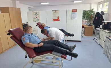 Pripadnici PU Foča u akciji dobrovoljnog davanja krvi