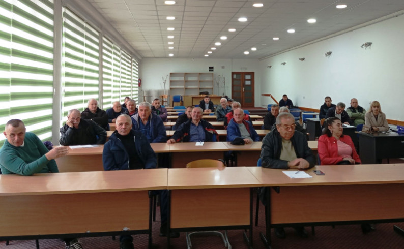 Poljoprivrednici iz Foče najviše zainteresovani za podsticaje u tekućoj stočarskoj proizvodnji i za nabavku mehanizacije