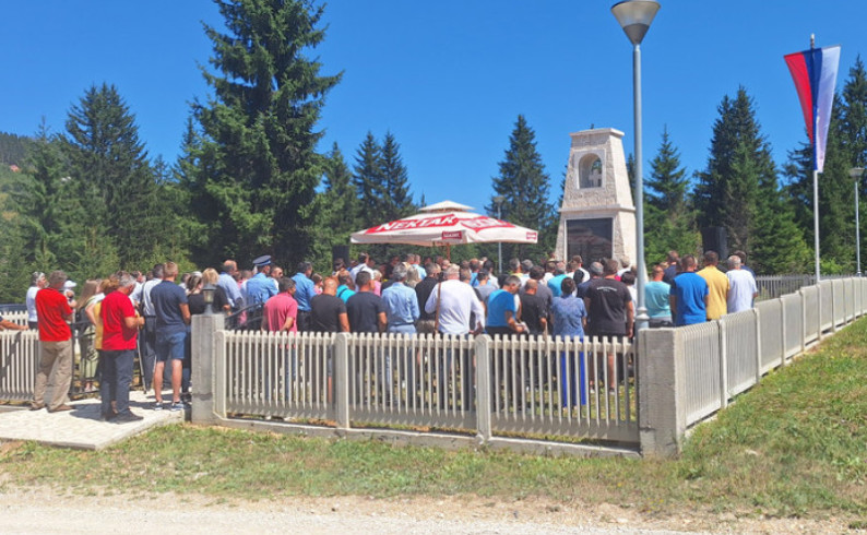 Zavait: U nedjelju pomen srpskim borcima i civilnim žrtvama