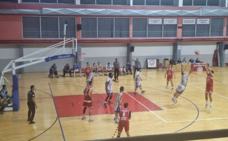 Pobjede košarkaša i odbojkaša, poraz fudbalera, odbojkašice još čekaju prvo slavlje