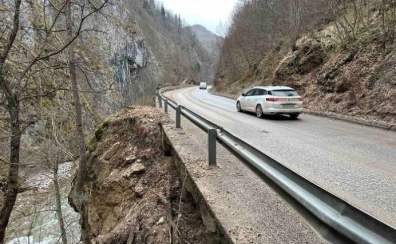 Stevanović: Zatvoren put Trnovo-Foča, ugrožena bezbjednost putnika
