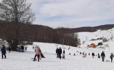 Zimske radosti na Čemernu, Gačani zovu na sankanje