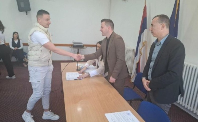 Opština Foča ulaže u znanje - potpisani ugovori za stipendije