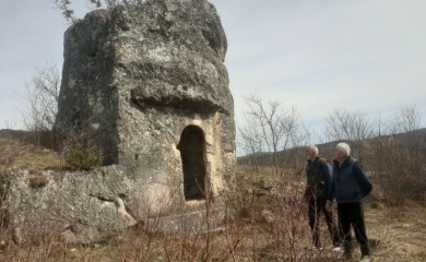 Tajanstvena stijena u Ratajima- isposnica i svečev grob, zajedničko nasljeđe pravoslavaca i muslimana (AUDIO)