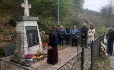 Pomen-parastosi za poginule borce VRS